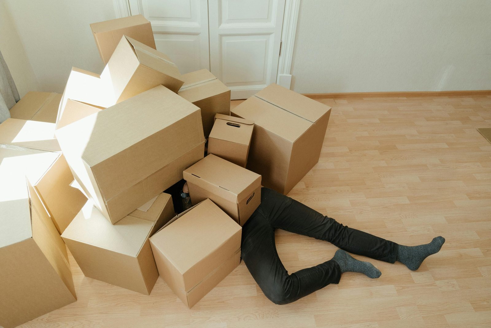How to Pack Clothes for Moving | Expert Packing Tips UK